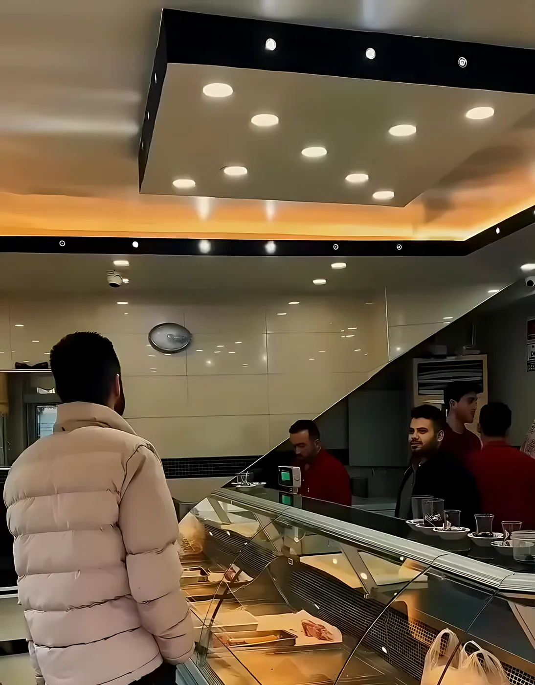 Dükkânın içi ve vitrin