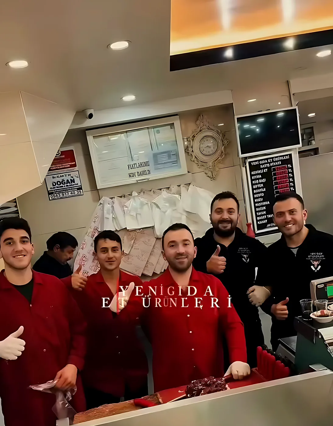 Yeni Gıda ekibi dükkânda